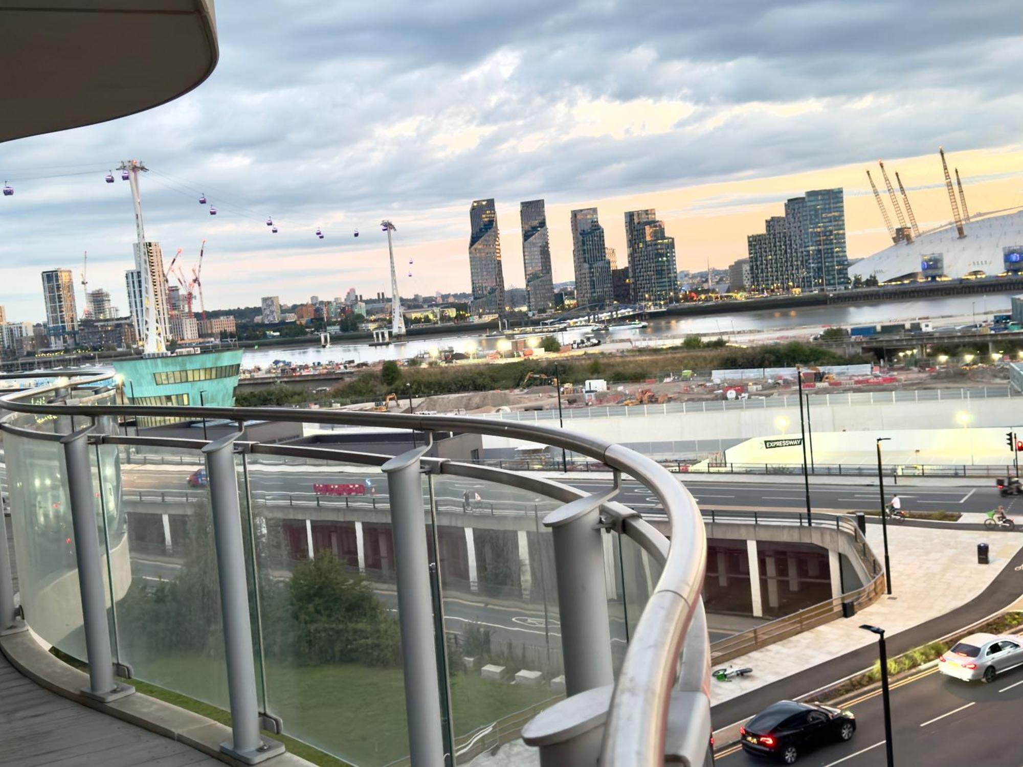 London Excel Cosy Apartment With Balcony & River View Close To O2 Arena, Cable Car, City Hall Bagian luar foto