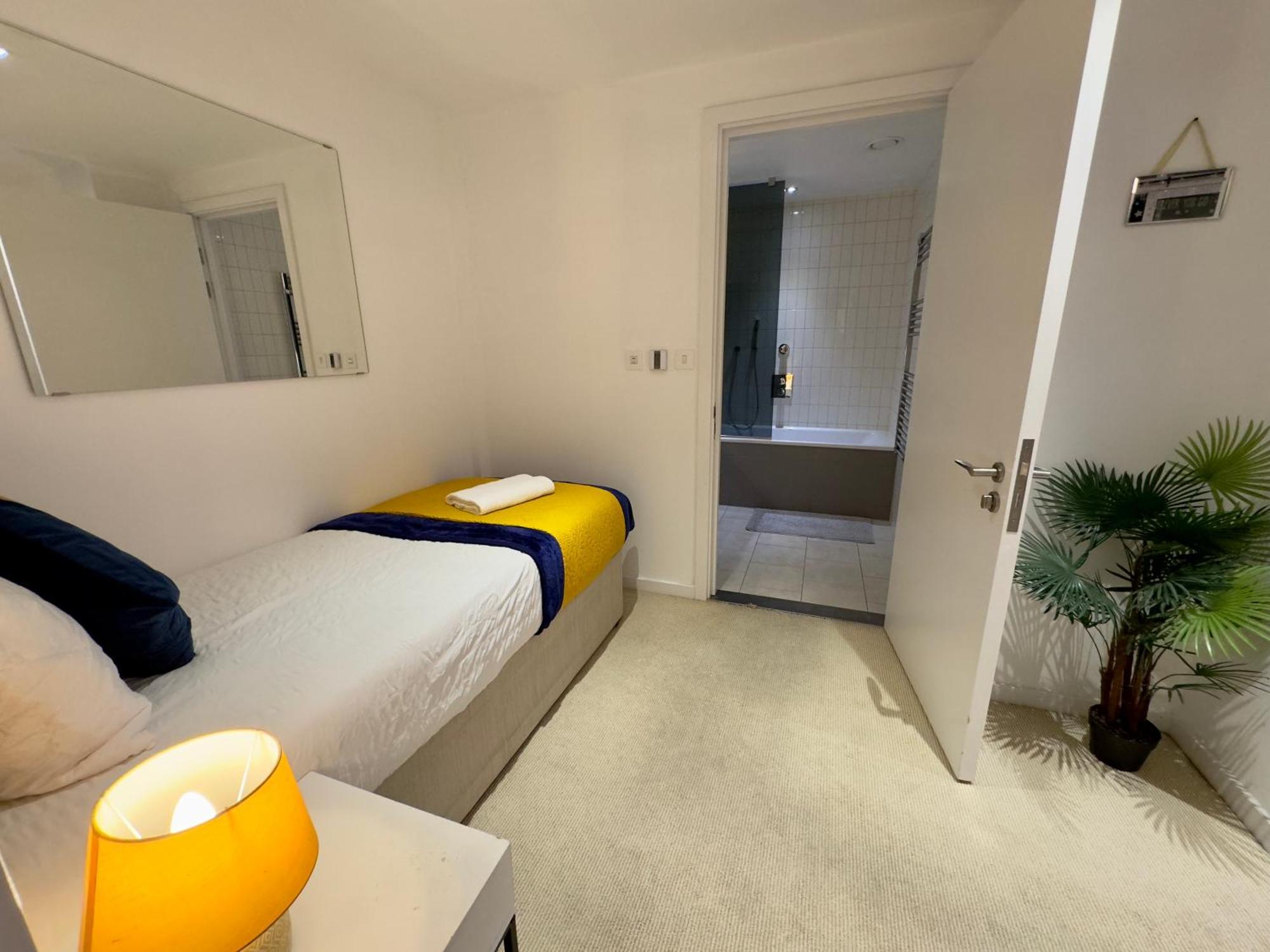 London Excel Cosy Apartment With Balcony & River View Close To O2 Arena, Cable Car, City Hall Bagian luar foto