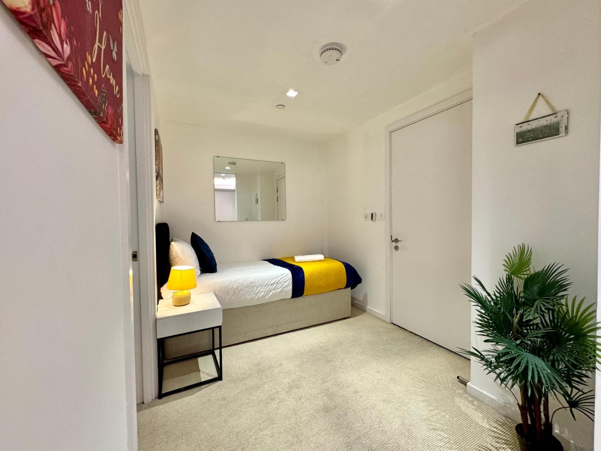 London Excel Cosy Apartment With Balcony & River View Close To O2 Arena, Cable Car, City Hall Bagian luar foto